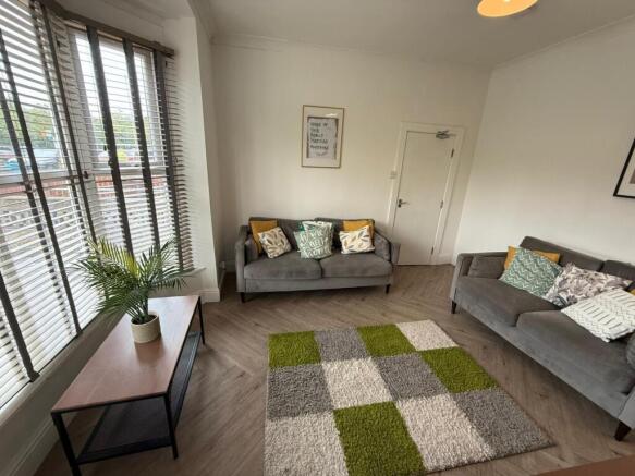 1 bed House Share to rent Image 10