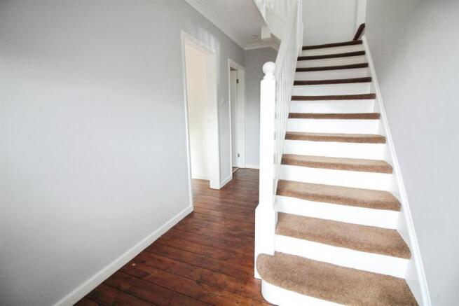 4 bed Semi-Detached for sale Image 7