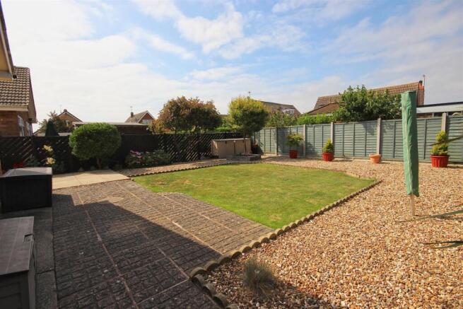 3 bed Detached Bungalow for sale Image 11
