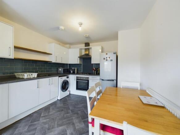 CAM04634G0-PR0019-STILL005