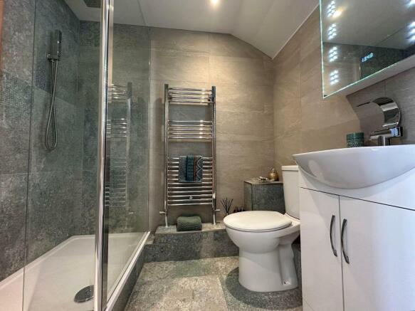 Bedroom One (En Suite)