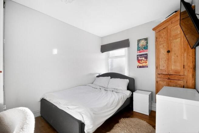 4 bed Semi-Detached for sale Image 11