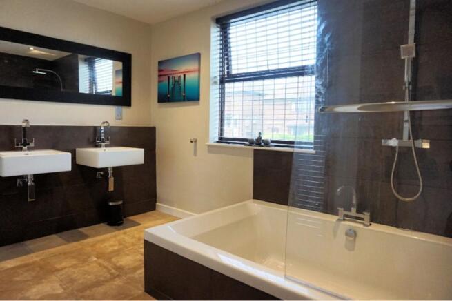 Master En-suite