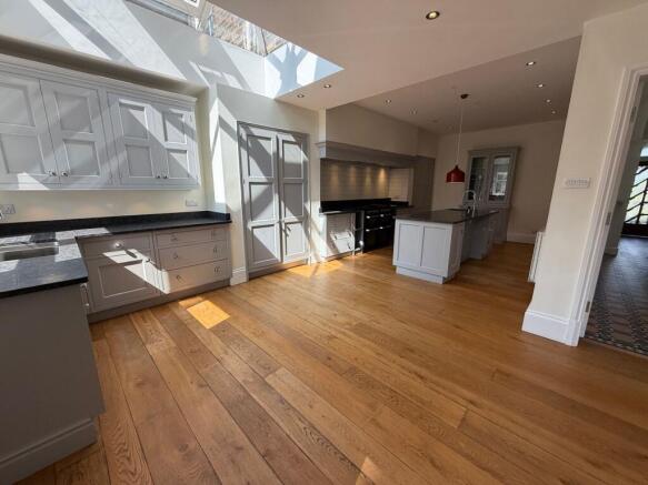 5 bed End of Terrace for sale Image 9