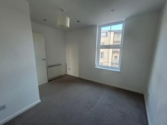 1 bed Flat to rent Image 9