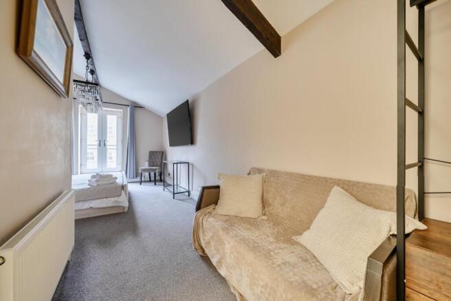 2 bed Flat to rent Image 9