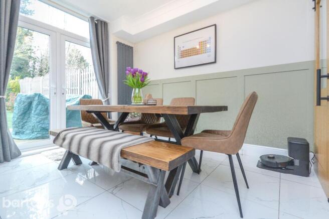 3 bed Semi-Detached for sale Image 4