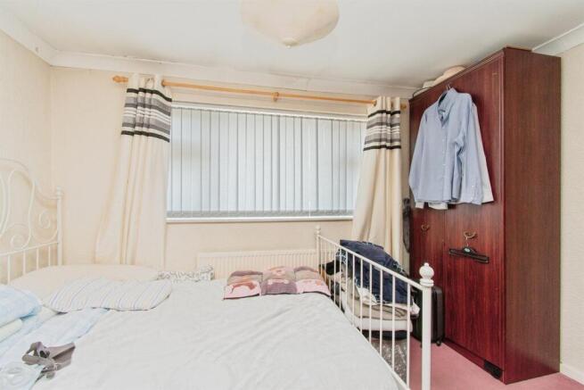 3 bed Terraced for sale Image 11