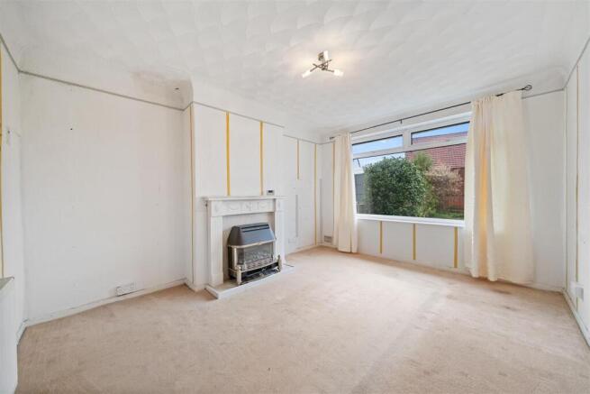 Living Room2.jpg