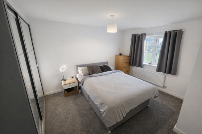 4 bed Detached for sale Image 8