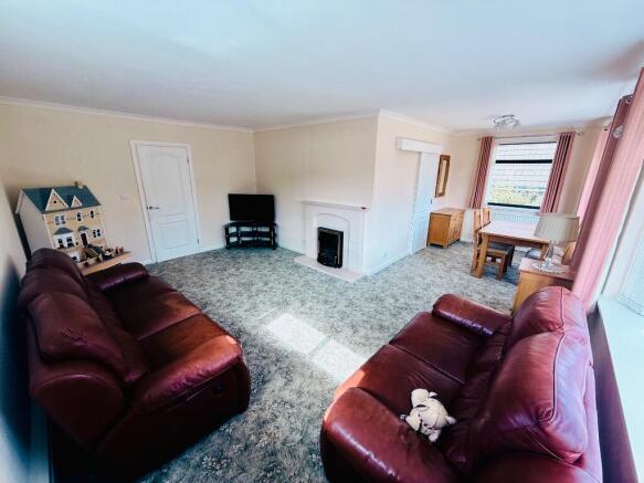 3 bed Detached Bungalow for sale Image 4