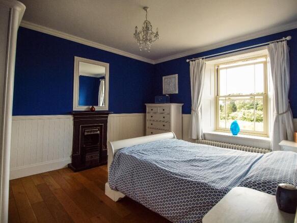FRONT BEDROOM