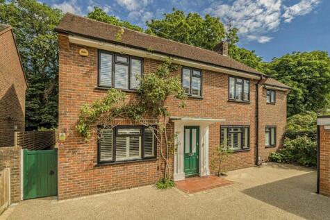Broomfield, Sunbury-On-Thames