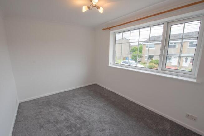 4 bed Semi-Detached to rent Image 11
