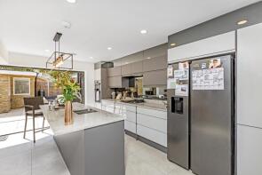 42, Broughton Road, London SW6 2LA