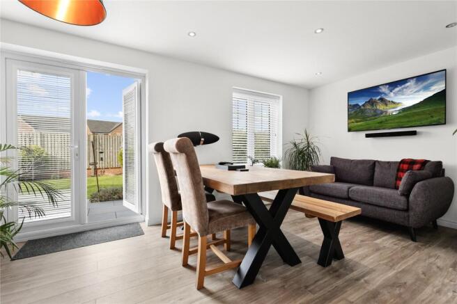 4 bed Detached for sale Image 9