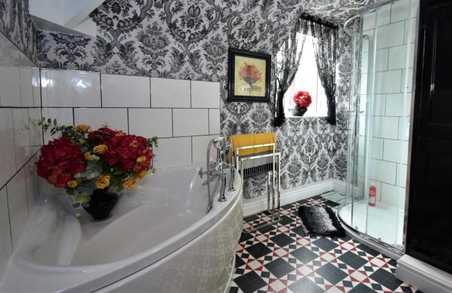 Lind House, Darrington (57)Bathroom