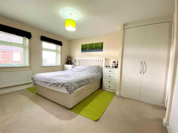 bed1.jpg