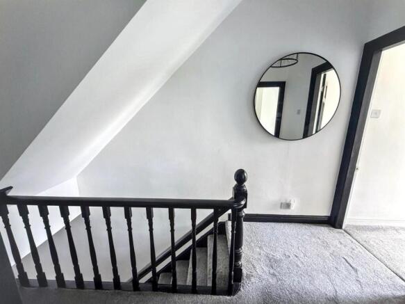 3 bed Terraced for sale Image 8