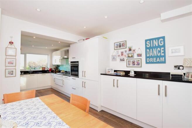 Kitchen/ Breakfast Area