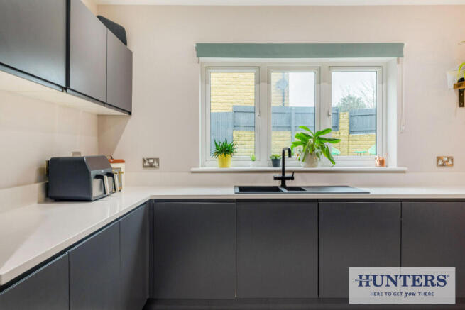 4 bed Detached for sale Image 12