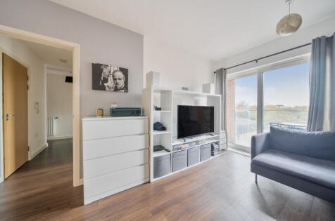 Ringers Road, Bromley, BR1
