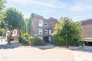 32, Elia Street, London N1 8DF