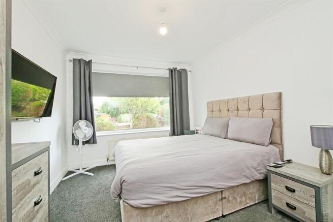 2 bed Semi-Detached Bungalow for sale Image 11
