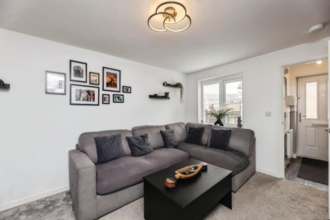 3 bed Semi-Detached for sale Image 4