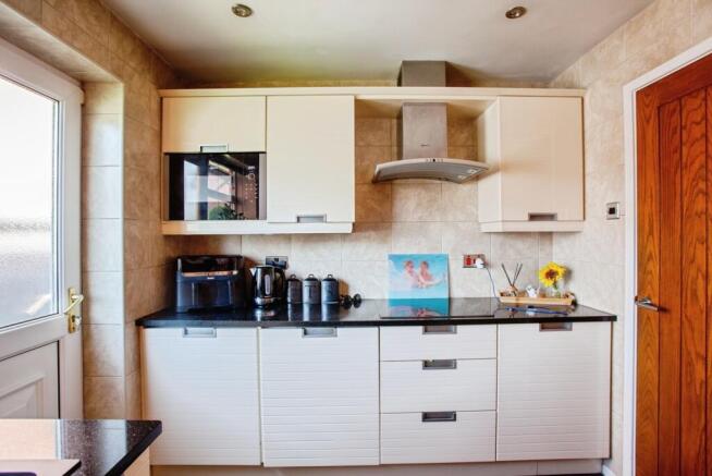 3 bed Bungalow for sale Image 10
