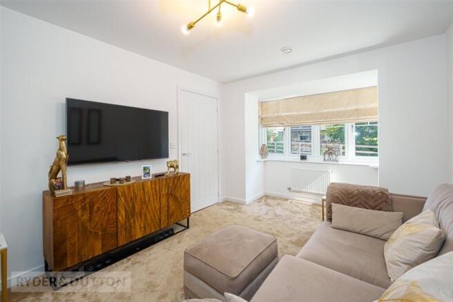 4 bed Detached for sale Image 7