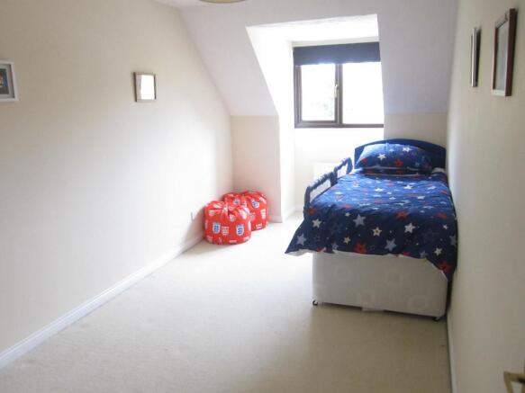 BEDROOM 2