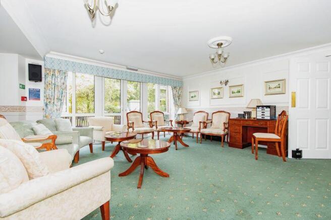 RESIDENTS LOUNGE