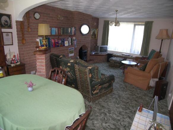 LOUNGE/DINER