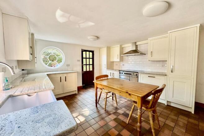 Kitchen/ Dining Room