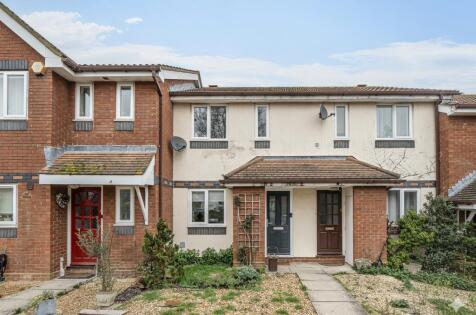 2 Mitford Close, Chessington, KT9