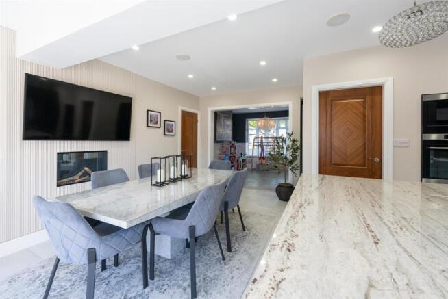 Dykelands Road-20.jpg