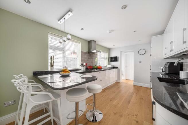 Milton Hall Road, Gravesend, Kent, DA12 photo 4