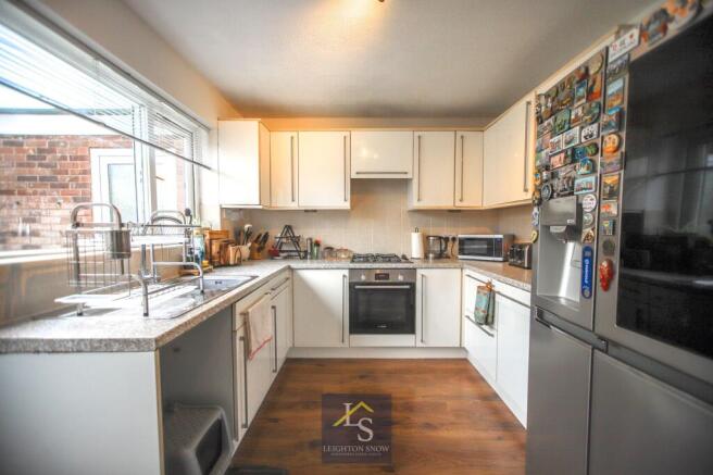 Alvington Grove, Hazel Grove, SK7 photo 4