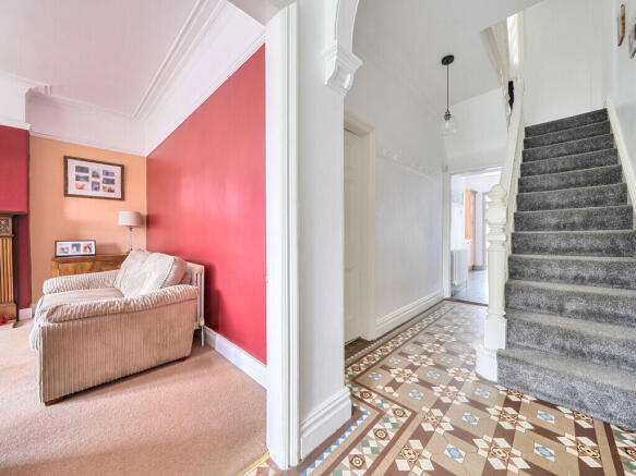 5 bed Semi-Detached for sale Image 10