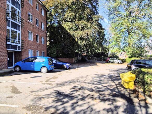 1 bed Flat for sale Image 12
