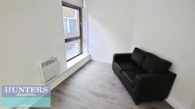 1 bed Apartment to rent Image 4