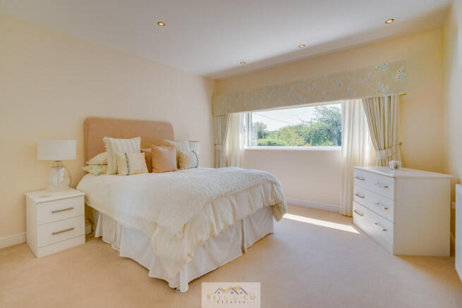 3 bed Detached Bungalow for sale Image 12