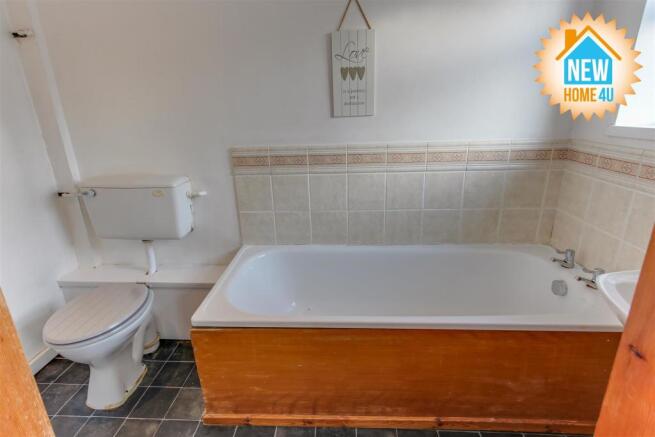 FAMILY BATHROOM: