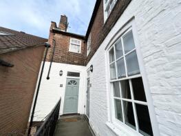 16, Church Close, Louth LN11 9LR