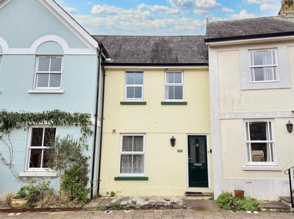 2-bed terraced on New Walk, Totnes, TQ9, £300,000