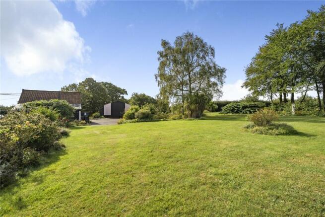 Garden & Outbuilding