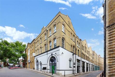 Pear Tree Court, EC1R