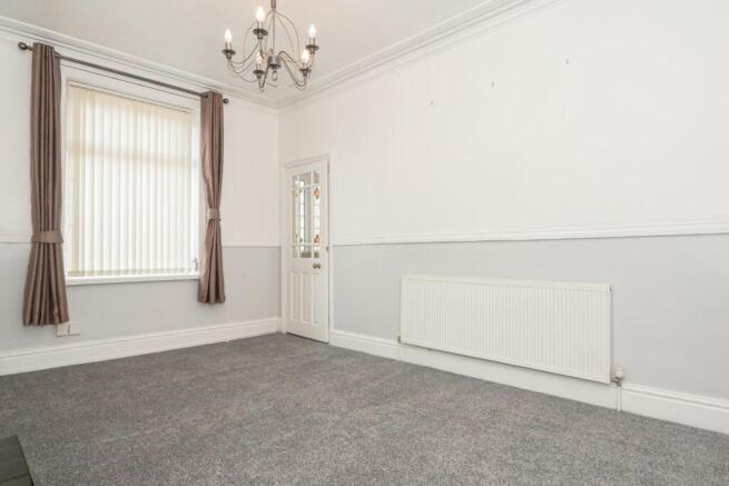 4 bed Terraced to rent Image 5