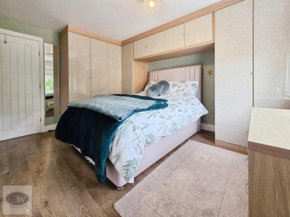 3 bed Semi-Detached for sale Image 10